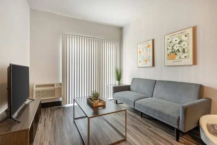 Living room at Chase Courtyard in Eugene, Oregon
