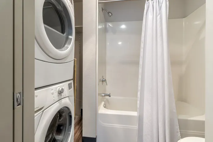 Washer and dryer at Chase Courtyard in Eugene, Oregon