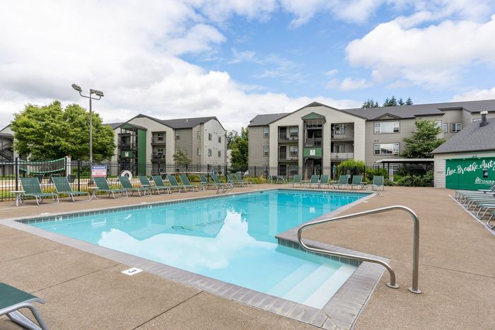 Resort-Style Pool at Stadium Park Apartment Community in Eugene, Oregon