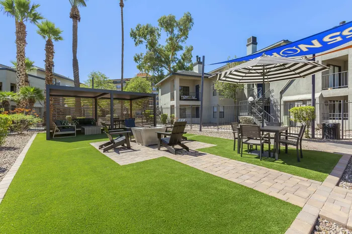 255 North stylish outdoor lounge area with modern seating perfect for relaxing in Tucson AZ