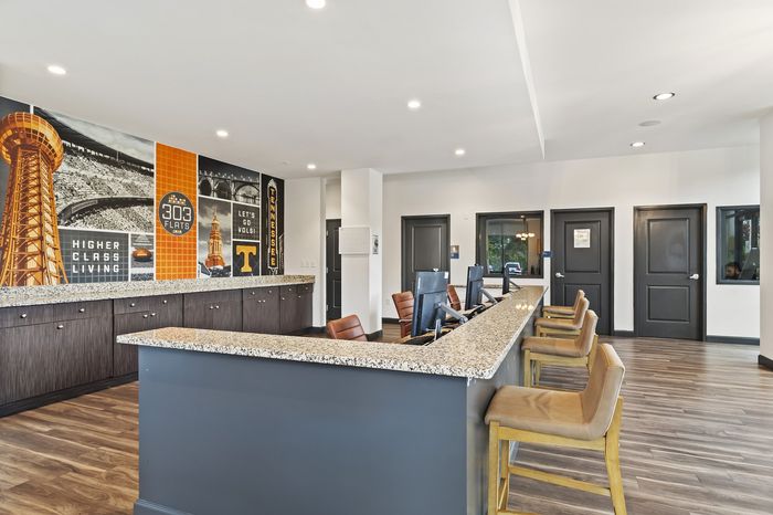 303 Flats professional leasing center where prospective residents can tour apartments in Knoxville TN