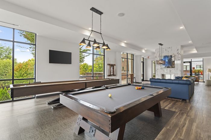 303 Flats fun game room with entertainment options for student residents in Knoxville Tennessee