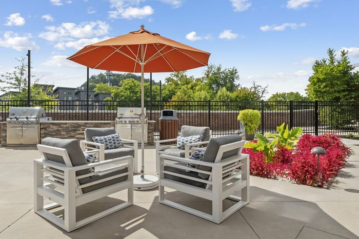 303 Flats alfresco outdoor kitchen and grill station for entertaining near the pool in Knoxville Tennessee