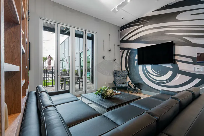 Stylish resident lounge and social space at Niche luxury apartments in Tampa, FL