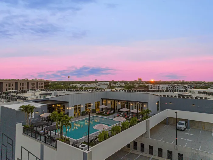 Aerial photo of Niche luxury apartment community in Tampa, FL