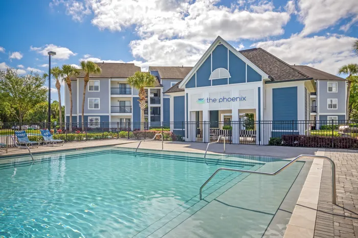 Phoenix Orlando Pool and lounge area