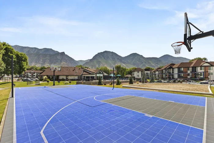 Outdoor basketball court at The Branbury student apartments in Provo, UT near Brigham Young University