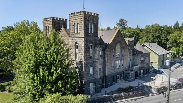 Greystone Church 4x2 floorplan located at Coug Housing