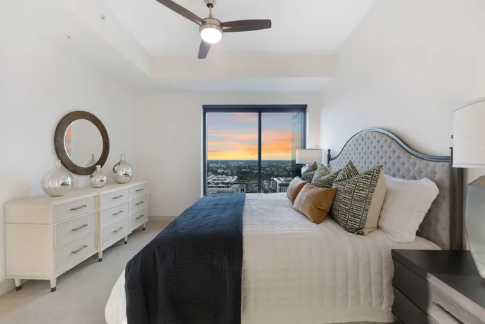 Bedrooms that Accommodate King-Size Beds
