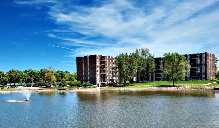 Apartments for rent in Westmont, IL | Twin Lake Towers