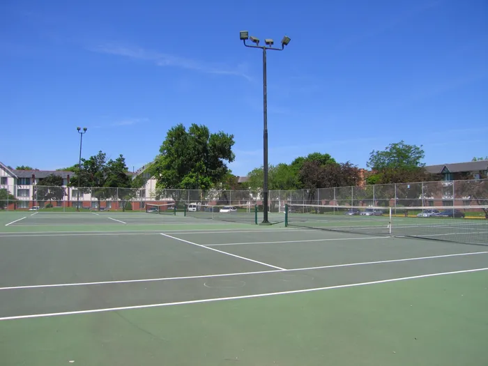 Tennis Court International Village Lombard | Apartments In Lombard