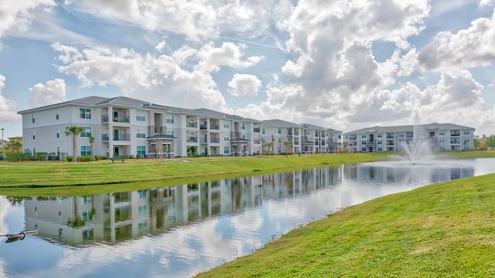 The Reserve at Vero Beach, exterior, pond, fountain, 3 buildings