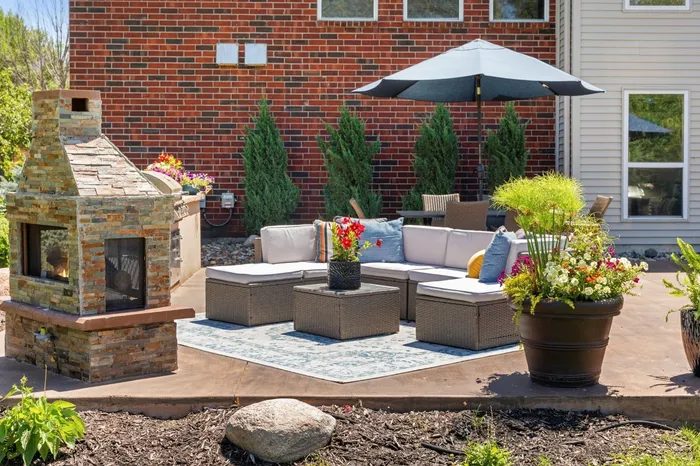 ReNew West Bloomington Outdoor Lounge Fireplace