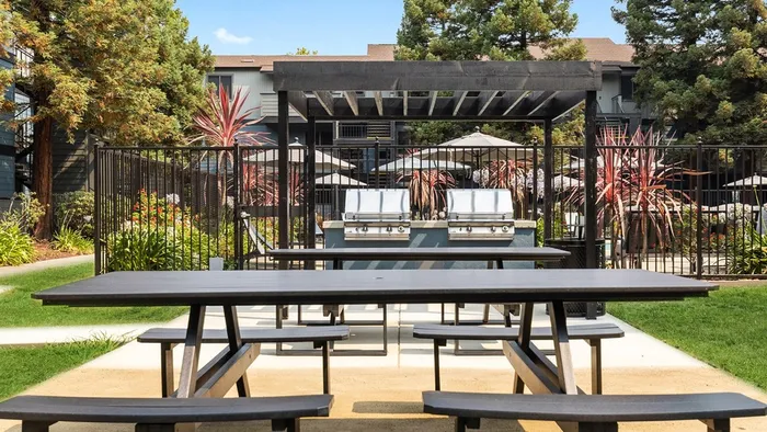 ReNew One59 Grill area with picnic tables