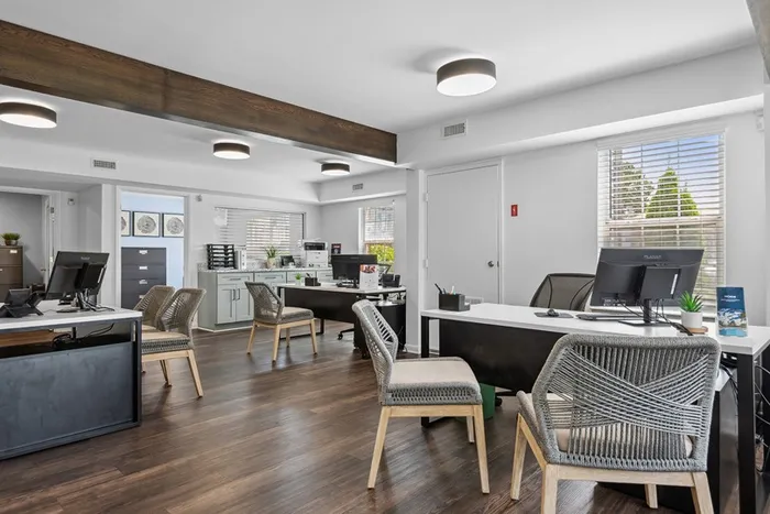Leasing office desks at ReNew Virginia Beach