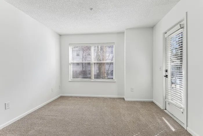 ReNew Marina Shores Vacant Bedroom