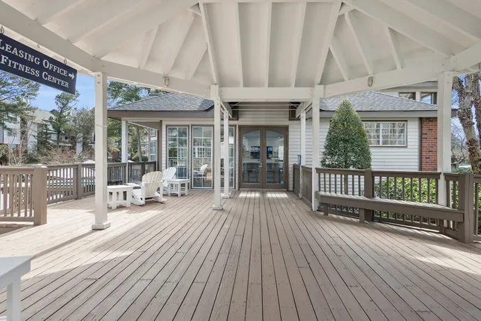 ReNew Marina Shores Modern Deck Area