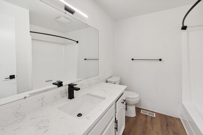 ReNew Rock Creek bathroom