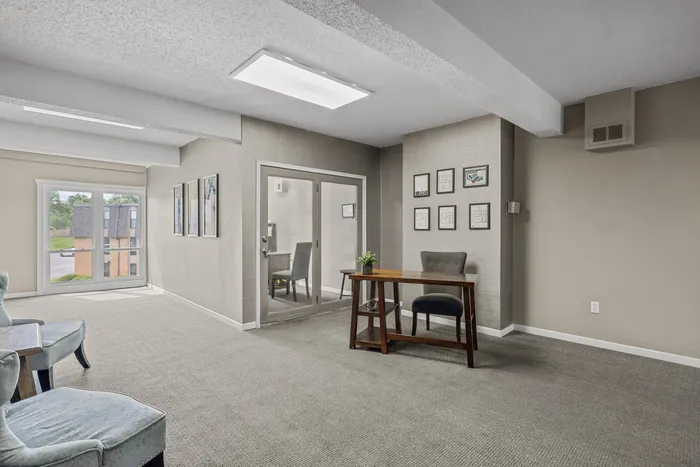 Office Lobby | Chesterfield Place Apartments | Chesterfield, MO Apartments