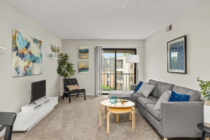 Chesterfield Place Apartments Remodeled One Bedroom | Chesterfield, MO Apartments