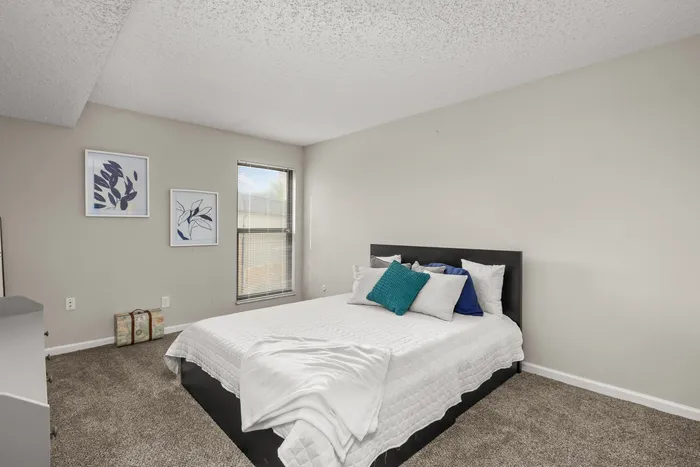Chesterfield Place Apartments Remodeled One Bedroom | Chesterfield, MO Apartments