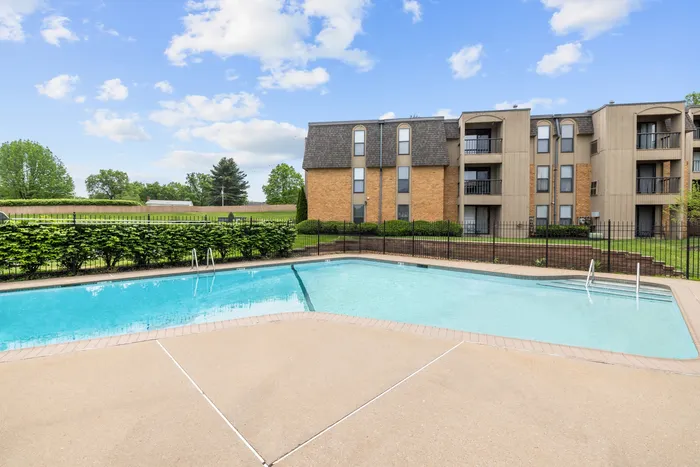 Pool | Chesterfield Place Apartments | Chesterfield, MO Apartments