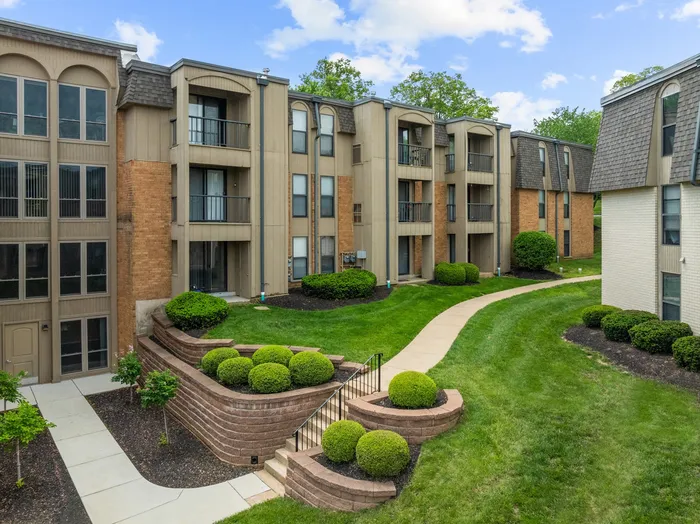 Exterior | Chesterfield Place Apartments | Chesterfield, MO Apartments