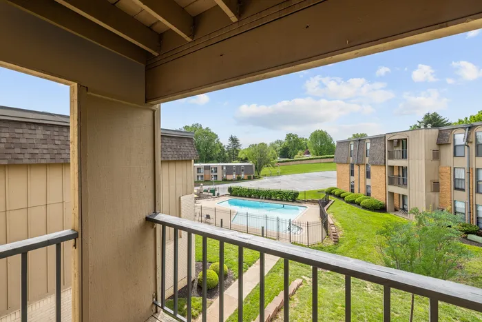 Balcony | Chesterfield Place Apartments | Chesterfield, MO Apartments