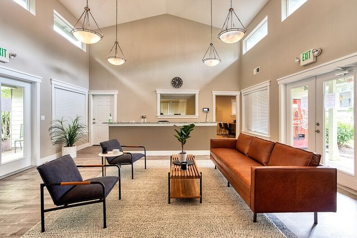 ReNew Evergreen (Evergreen Garden) - Cozy Lounge