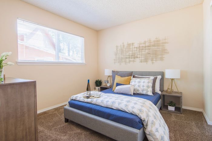 ReNew Evergreen (Evergreen Garden) - Cozy Bedroom