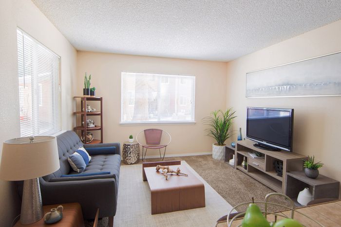 ReNew Evergreen (Evergreen Garden) - Cozy Living Room