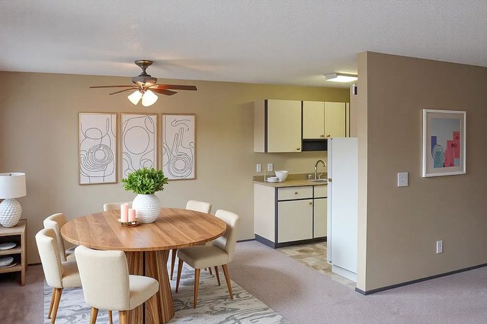 ReNew Riverton Park - Dining Area