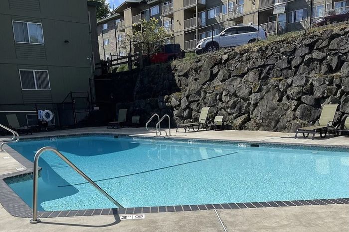 ReNew Riverton Park - Outdoor Pool