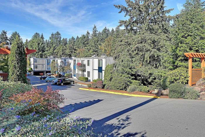 ReNew Northline (Northline Apartments) - Exterior View