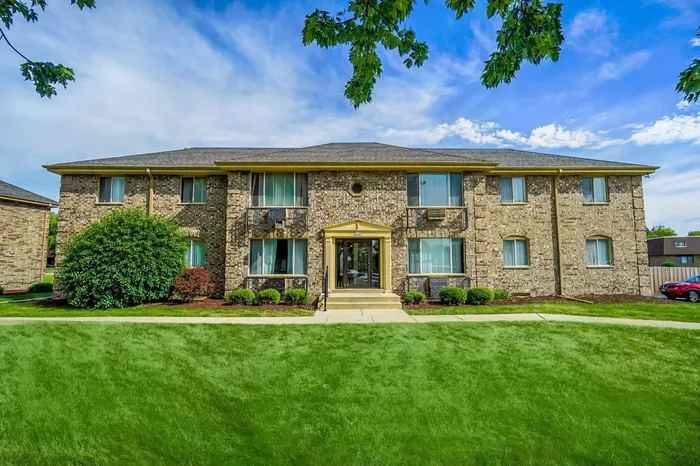 Exterior view of Stone Point Apartments in Menomonee Falls, Wisconsin.