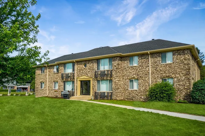 Exterior view of Stone Point Apartments in Menomonee Falls, Wisconsin.