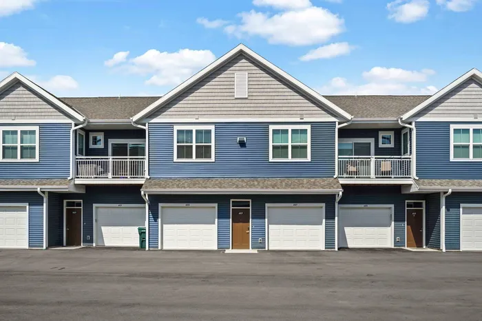 Stacked flats exterior at The 85 at Maple Grove highlighting multi-level residences in Madison, Wisconsin.