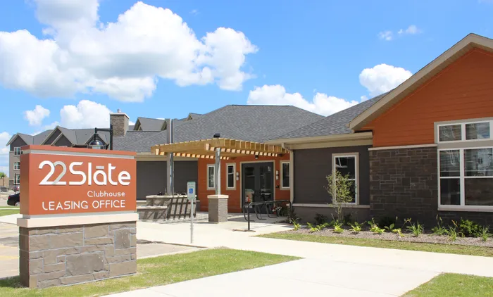 22 Slate Apartments in Madison, Wisconsin. Luxury studio, 1 bedroom, 1 bedroom + den, 2 bedroom, and 3 bedroom apartments.