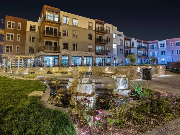 Apartments and town homes in Grafton, Wisconsin. 1505 offers 1 bedroom,  2 bedroom, and 3 bedroom luxury apartments and 2 bedroom town homes.