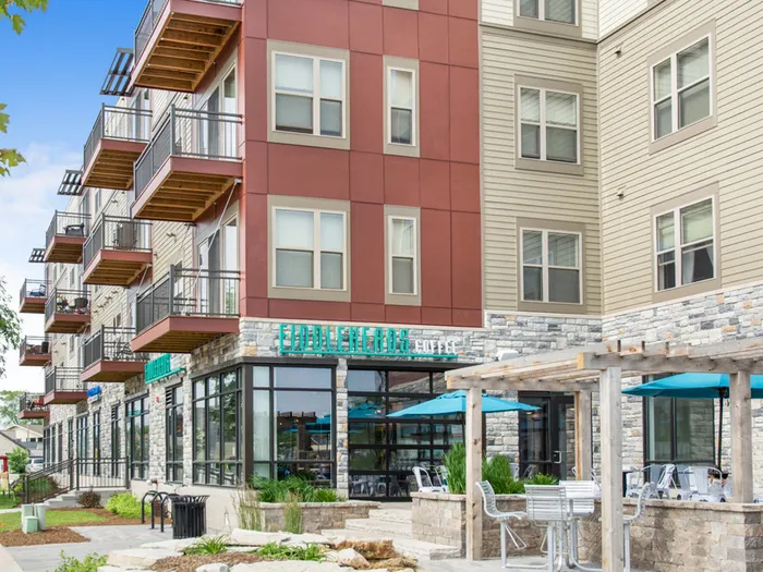 Apartments and town homes in Grafton, Wisconsin.  1505 offers 1 bedroom,  2 bedroom, and 3 bedroom luxury apartments and 2 bedroom town homes