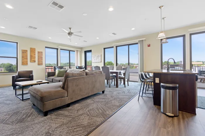 Apartments and town homes in Grafton, Wisconsin.  1505 offers 1 bedroom,  2 bedroom, and 3 bedroom luxury apartments and 2 bedroom town homes.