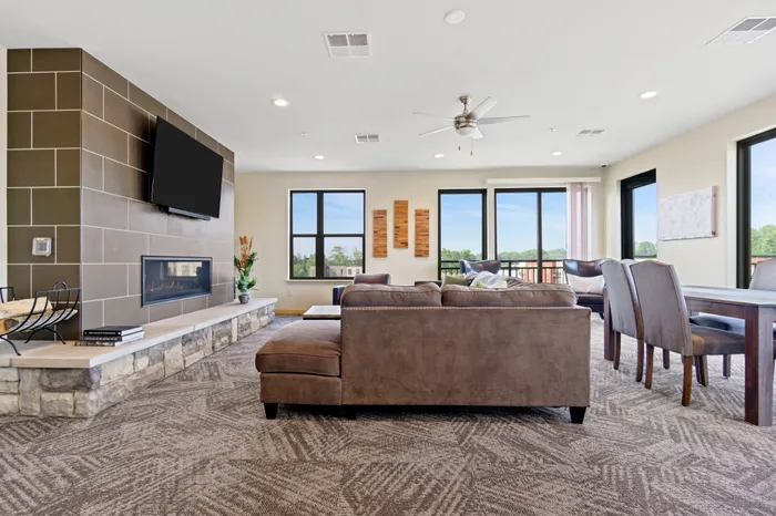 Apartments and town homes in Grafton, Wisconsin.  1505 offers 1 bedroom,  2 bedroom, and 3 bedroom luxury apartments and 2 bedroom town homes.
