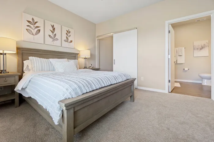 High Bluff at Creekwood Crossing | Luxury Apartment Living in Menomonee Falls, WI