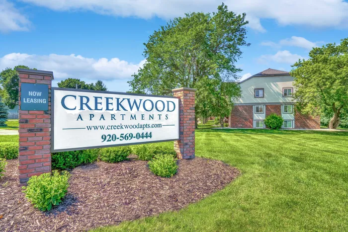 Creekwood Apartments in Green Bay, Wisconsin offering spacious 1 bedroom and 2 bedroom apartment homes.