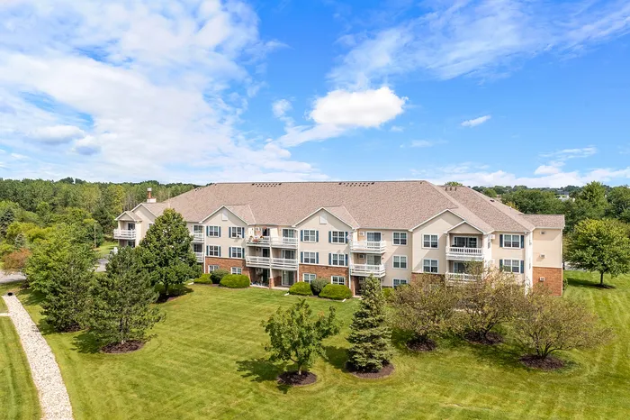 Resident apartment buildings at Riverwood Apartments in Kenosha, Wisconsin offering 1 bedroom and 2 bedroom homes.