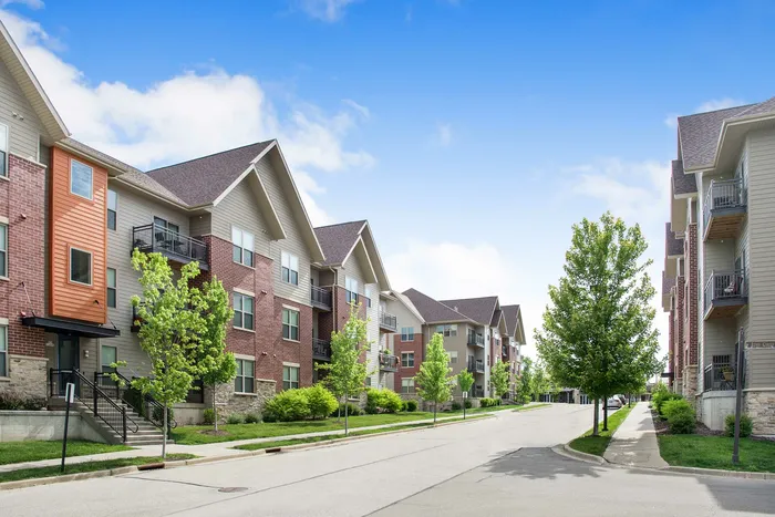The Woodlands at North Hills Apartments in Menomonee Falls, WI, offering 1 bedroom, 1 bedroom + den, and 2 bedroom apartment homes.