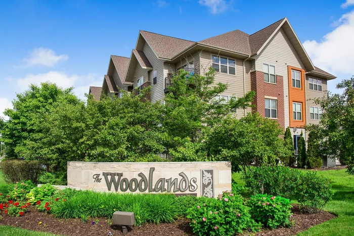 The Woodlands at North Hills Apartments in Menomonee Falls, WI, offering 1 bedroom, 1 bedroom + den, and 2 bedroom apartment homes.