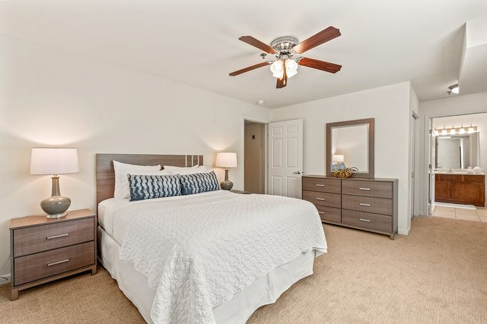 Apartments in Fitchburg, Wisconsin. The Landmark at Hatchery Hill offers spacious studio, 1 bedroom, 1 bedroom + den, and 2 bedroom apartments with fireplaces.