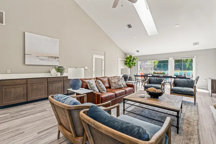 Apartments in Fitchburg, Wisconsin. The Landmark at Hatchery Hill offers spacious studio, 1 bedroom, 1 bedroom + den, and 2 bedroom apartments with fireplaces.