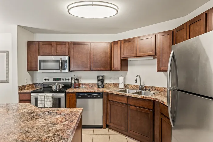 Apartments in Fitchburg, Wisconsin. The Landmark at Hatchery Hill offers spacious studio, 1 bedroom, 1 bedroom + den, and 2 bedroom apartments with fireplaces.